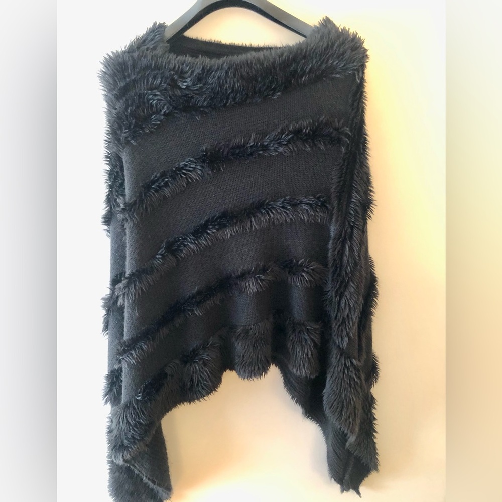 Charlie Paige Black Faux-Fur Trim Poncho Sweater
